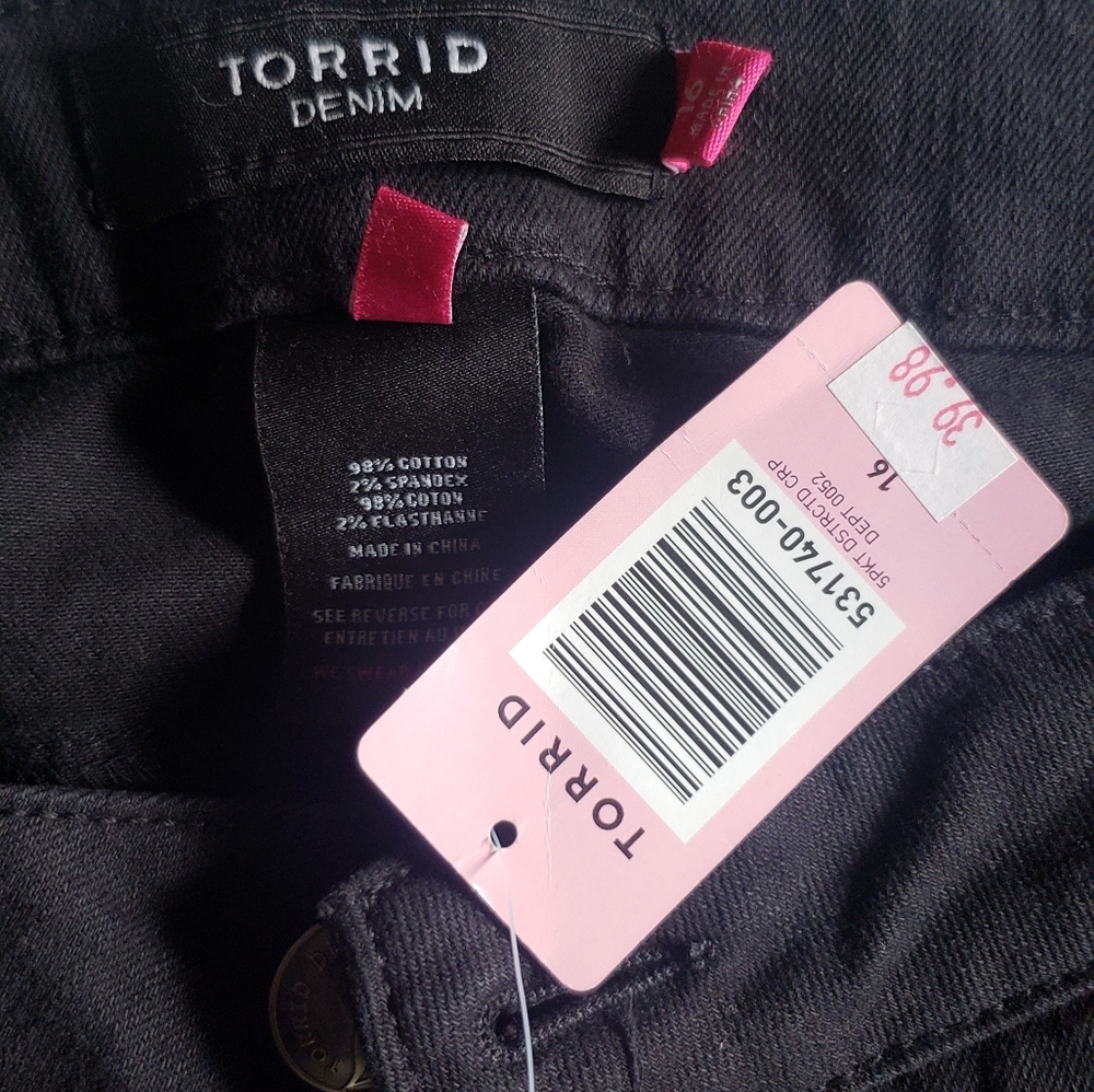 Torrid Capris Size 16